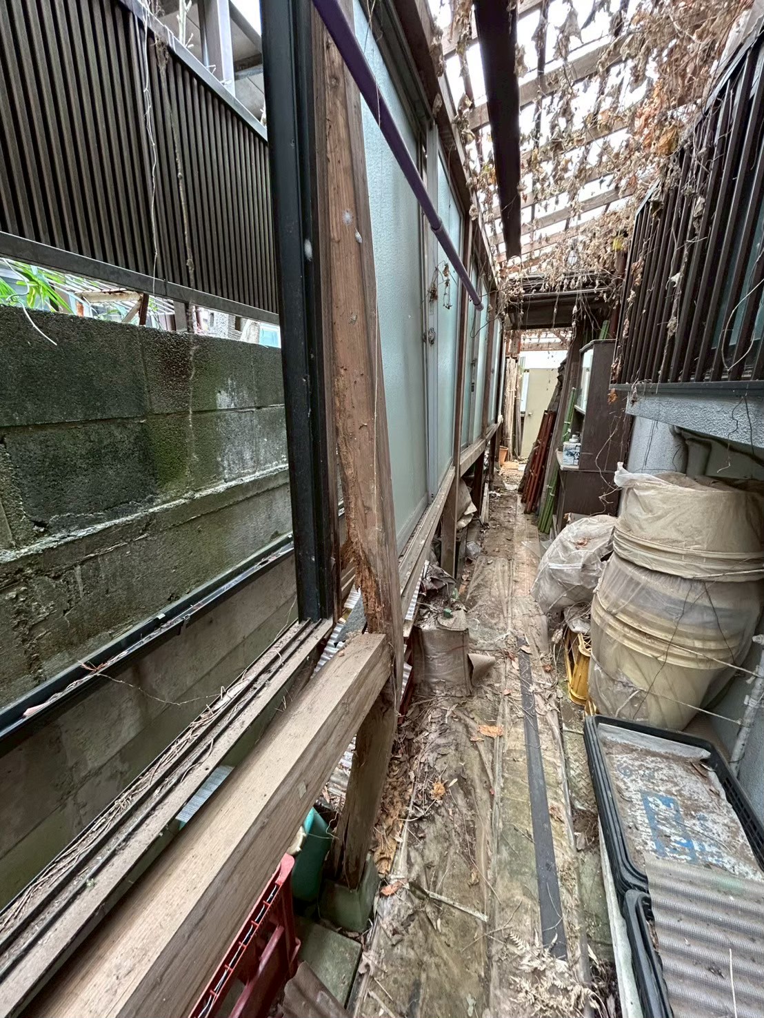 東京都町田市にてウッドフェンス取り付け 施工前